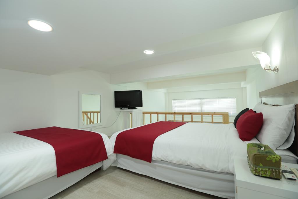Gangneung Sea View Pension Exterior photo
